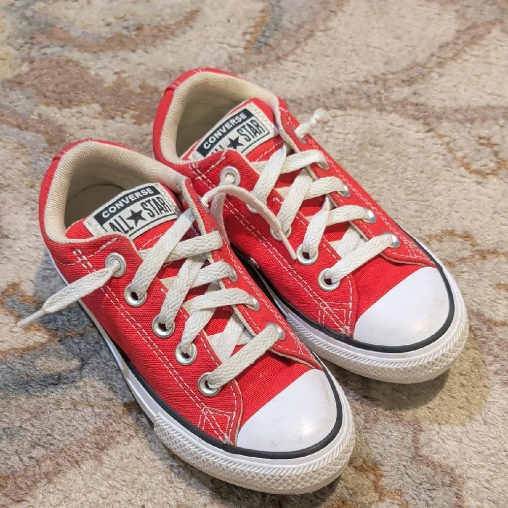 Converse All Star Classic Low Top Kids Sneakers - Red